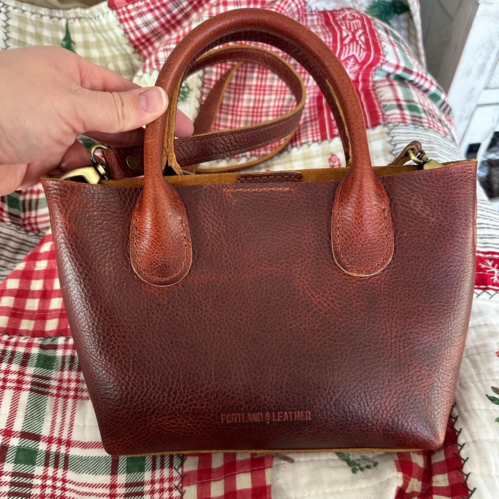 Portland Leather Raindrop in Cinnamon Bear